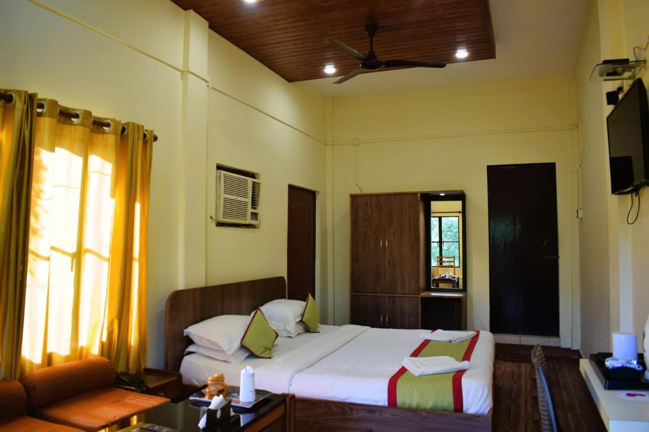 גווהטי Brahmaputra Jungle Resort מראה חיצוני תמונה