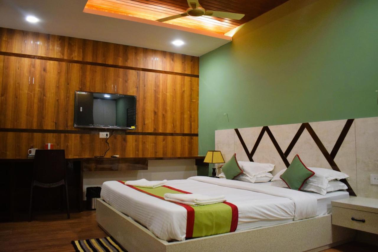 גווהטי Brahmaputra Jungle Resort מראה חיצוני תמונה